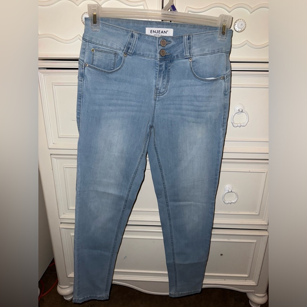 Women’s jeans